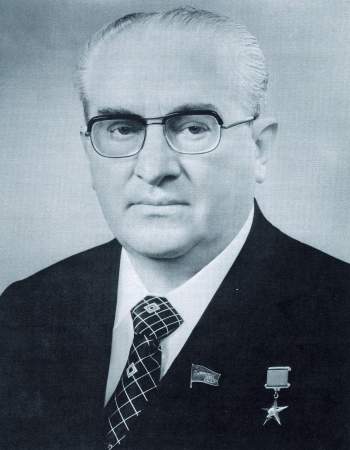 KGB puheenjohtaja ja pääsihteeri Juri Andropov noin 1983.